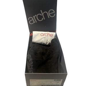 Arche Ankle Boots